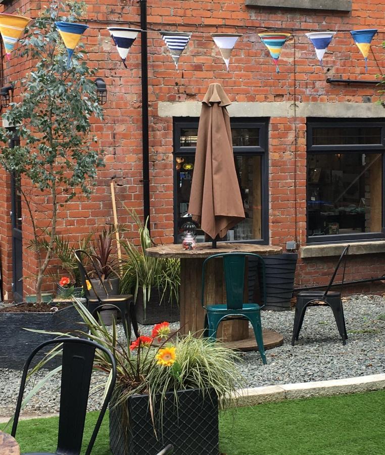 The Art Attic A Stylish Boutique Apartment Builth Wells Exterior photo